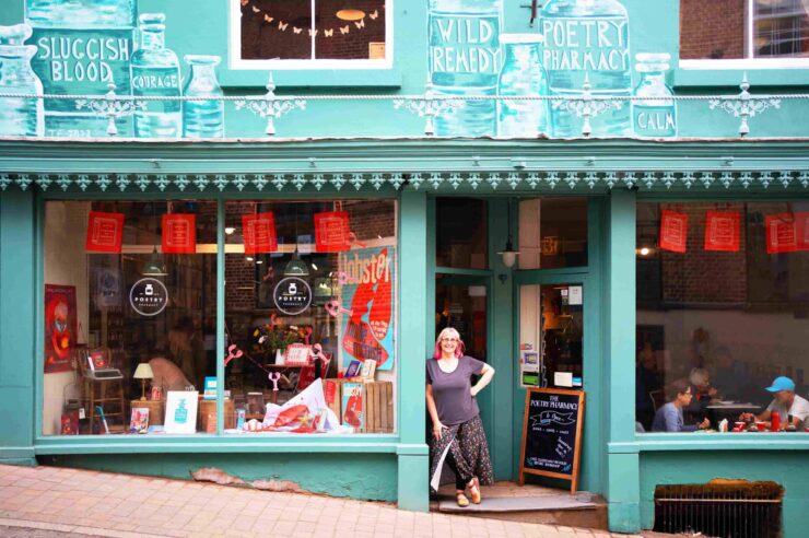 Image for Well versed: the pharmacy that dispenses poems instead of medicine